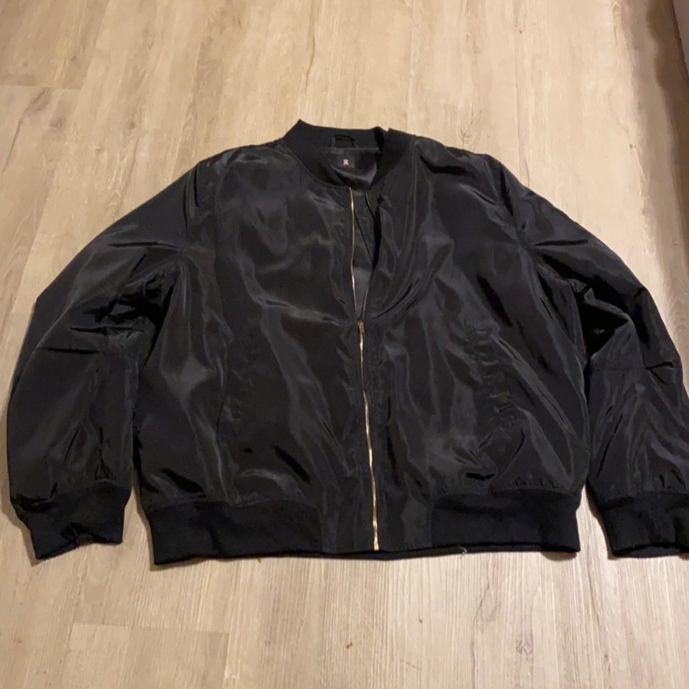 PLUS SIZE THIN BOMBER JACKET